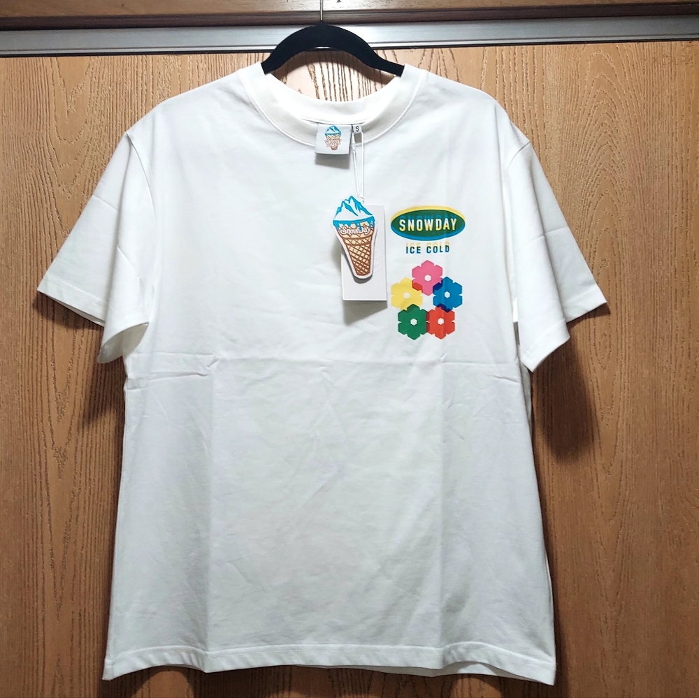NWT SNOWDAY Ice Cold Graphic Tee — White with Multicolor Print Size Small